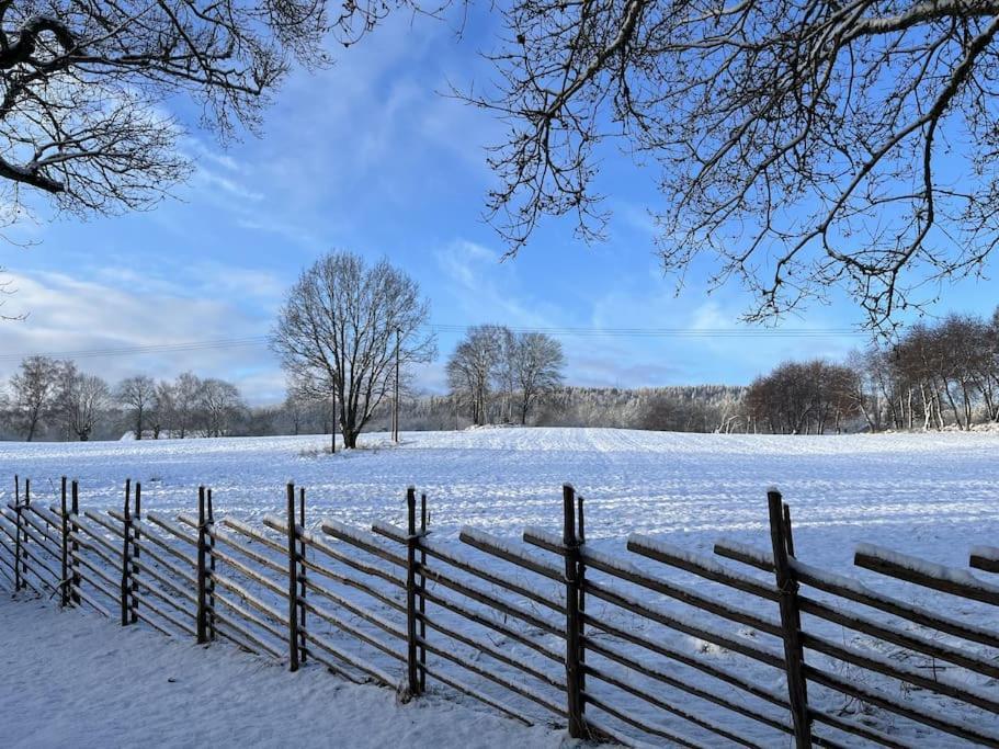 Naturskoent Boende Naera Skoevde Exteriér fotografie